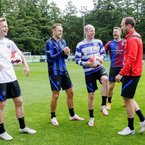 Image de l'article Quand les joueurs des Pays-Bas s'entrainent avec le maillot du club de leur enfance !