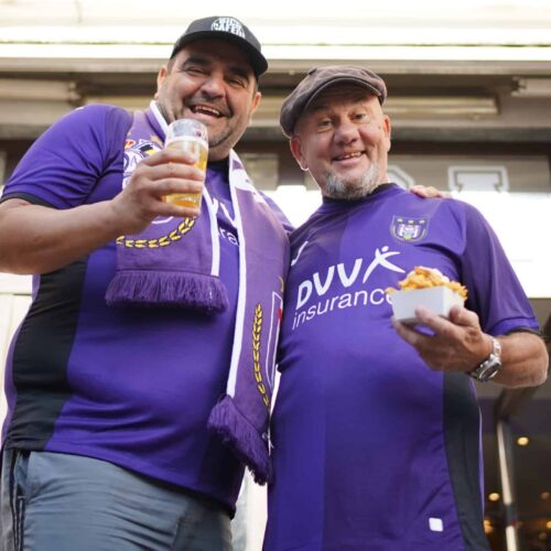 Image de l'article Anderlecht présente ses nouveaux maillots pour la saison 2022-2023