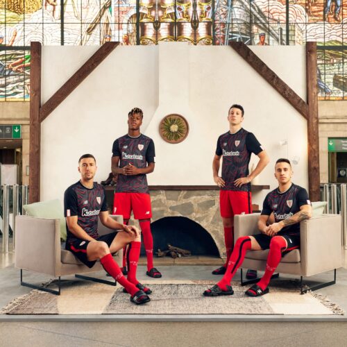 Image de l'article Athletic Bilbao : un maillot extérieur bariolé pour la saison 2022-2023