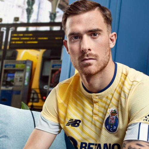 Image de l'article Le FC Porto dévoile un maillot extérieur jaune pour la saison 2022-2023