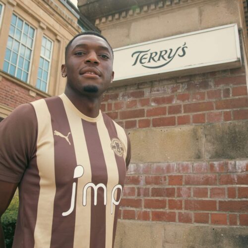 Image de l'article York City FC réalise un maillot de foot chocolaté