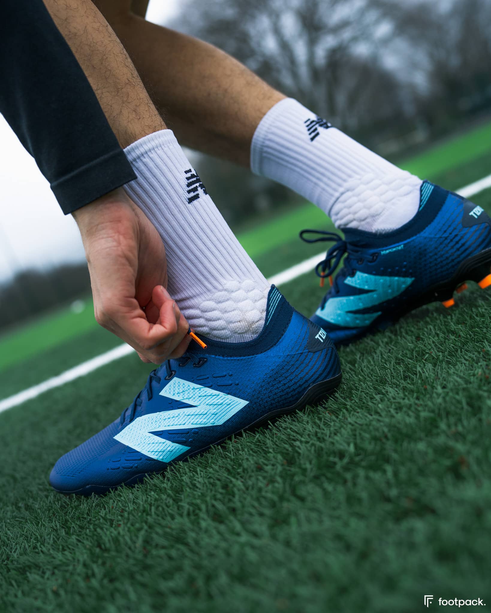 crampons tekela v4 low new balance 2