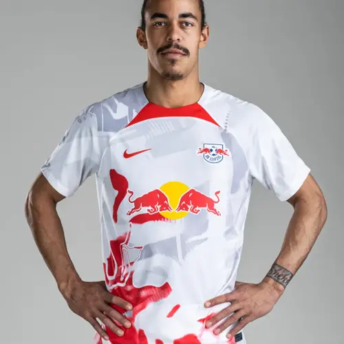 Image de l'article Un maillot domicile au design futuriste pour le RB Leipzig