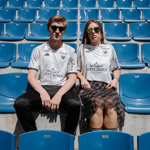 Image de l'article Caen honore la Seconde Guerre mondiale sur son maillot extérieur