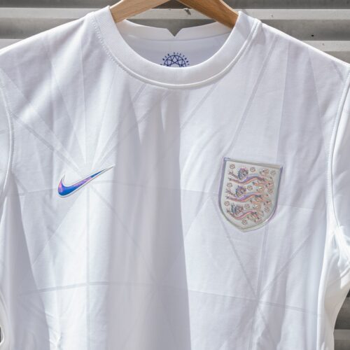Image de l'article Quand le maillot de l'Angleterre est finalement différent de celui présenté par Nike