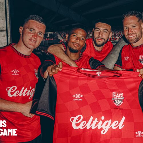Image de l'article Guingamp : le maillot domicile 2022-2023 dévoilé