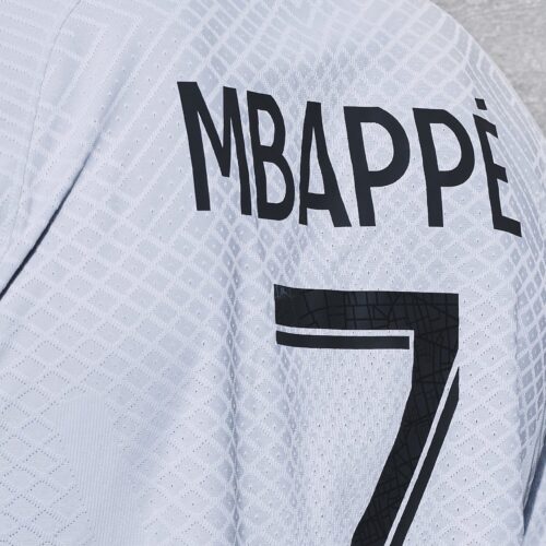 Image de l'article Maillot du PSG à l'extérieur : le plan de Paris sur les flocages