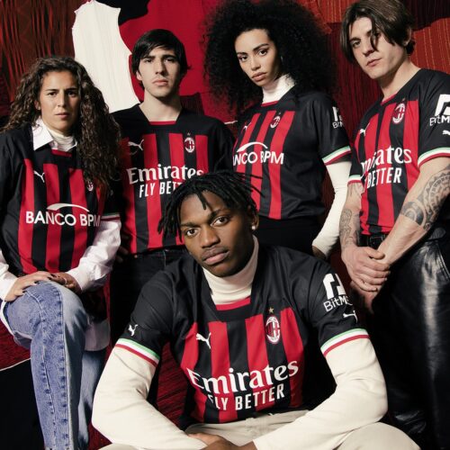 Image de l'article L’AC Milan dévoile son maillot domicile 2022-2023 avec PUMA