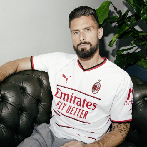Image de l'article L'AC Milan honore ses titres européens sur son maillot extérieur