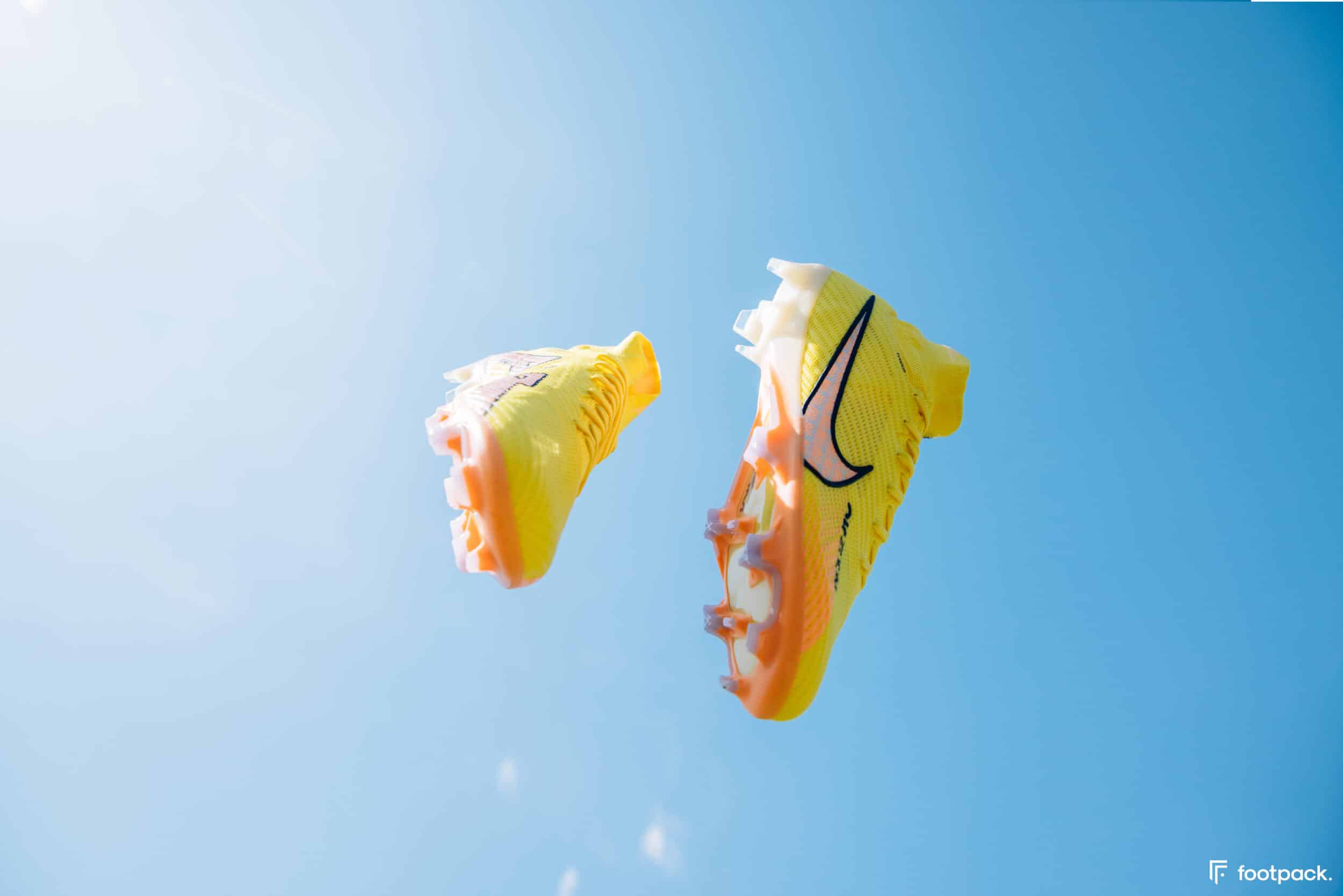 air zoom mercurial superfly lucent pack