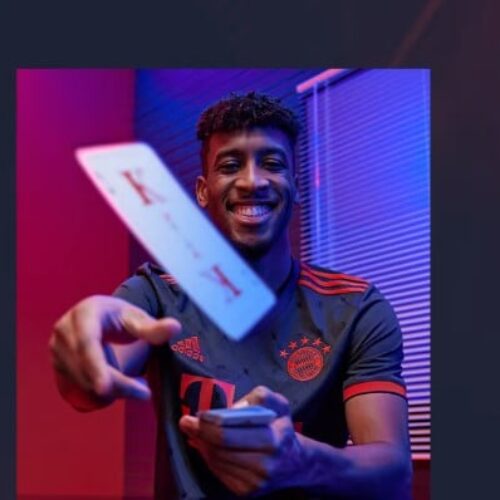 Image de l'article Le Bayern Munich présente son maillot third