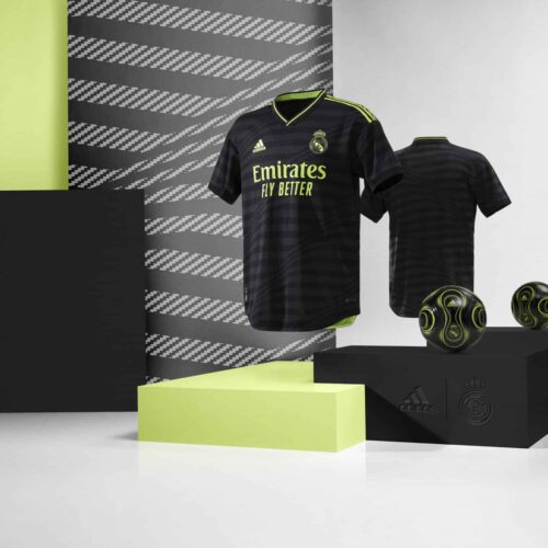 Image de l'article Real Madrid : un maillot third en hommage au Santiago Bernabeu