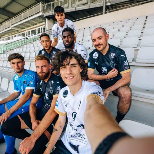 Image de l'article On a réalisé la présentation des maillots du Vannes OC