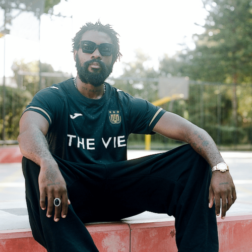 Image de l'article Anderlecht dévoile un maillot en collaboration avec Damso