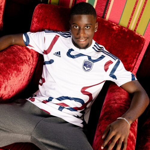 Image de l'article Quand les roulettes de Zidane inspirent le nouveau maillot third des Girondins de Bordeaux
