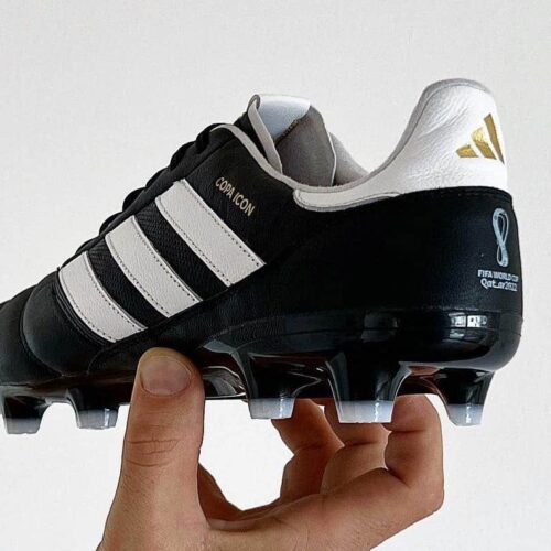Image de l'article Des crampons personnalisés pour les arbitres de la Coupe du Monde 2022