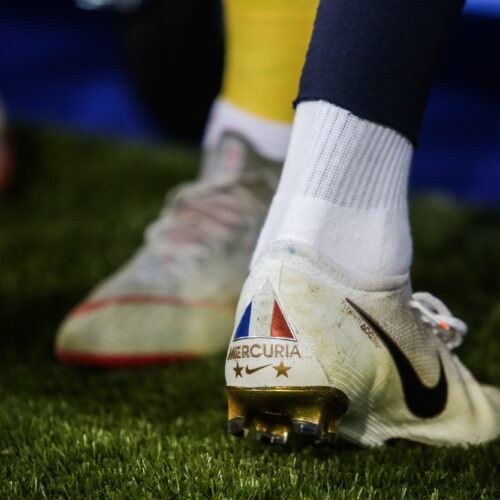 Image de l'article Équipe de France : les crampons des joueurs pour la Coupe du Monde 2022