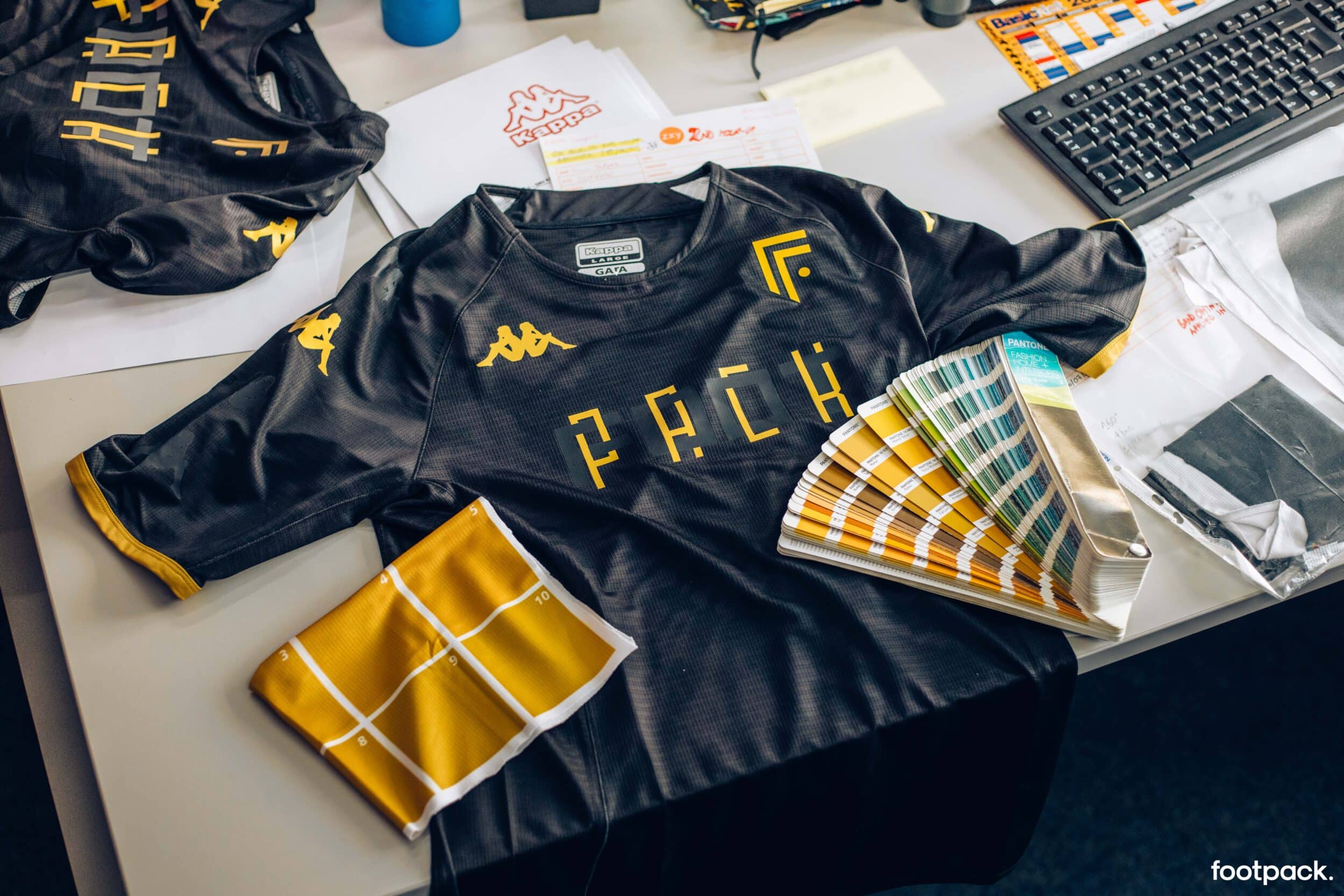 Lot De Maillots De Foot - Neufs Avec étiquettes