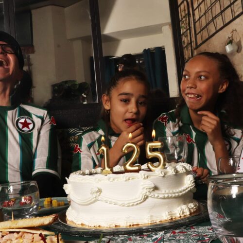 Image de l'article Le Red Star FC dévoile son maillot des 125 ans
