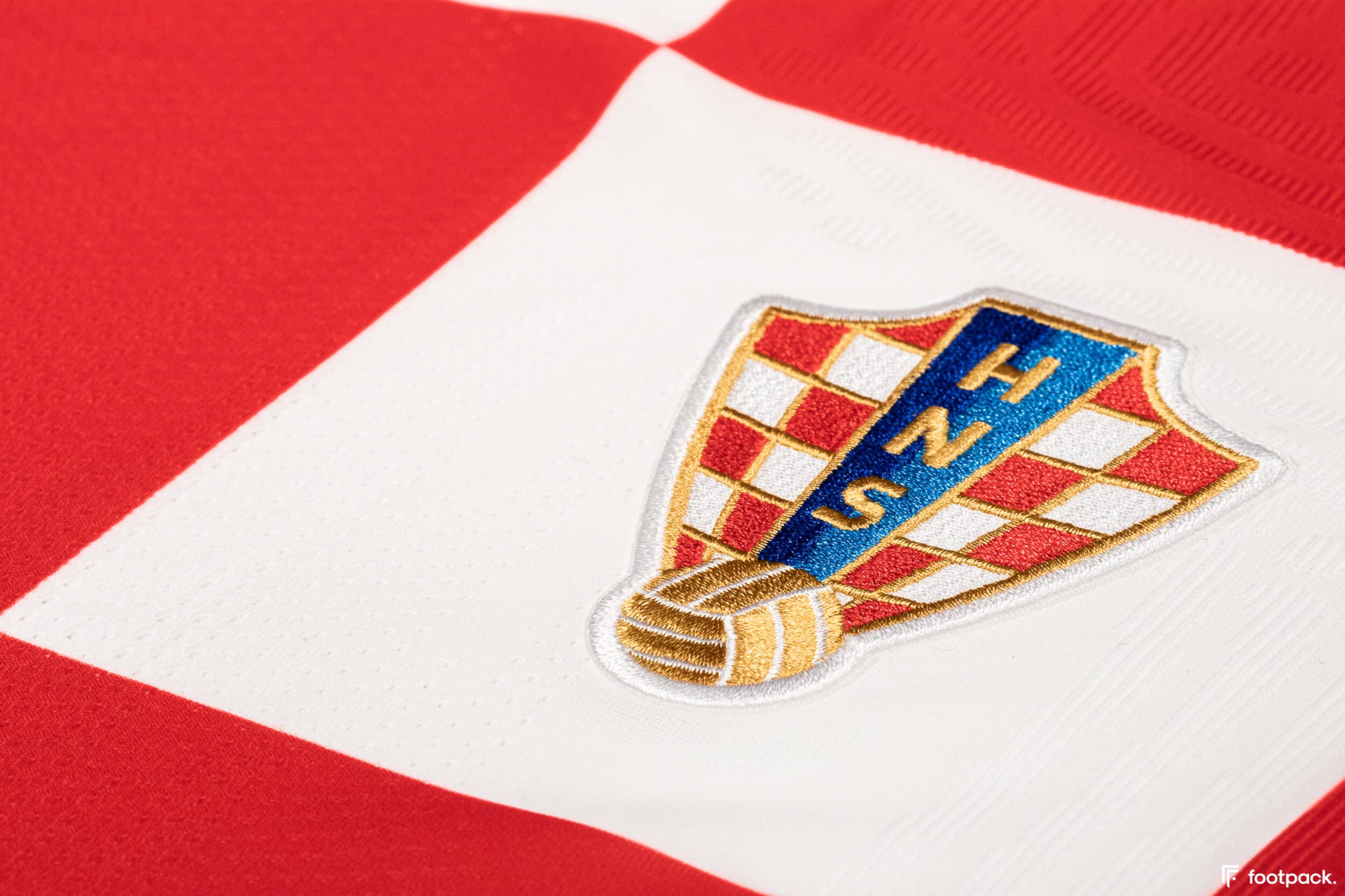Maillot Croatie Porté En Match Années 90 - Modèle Guerre, Joueur Robert Jarni, Allemagne