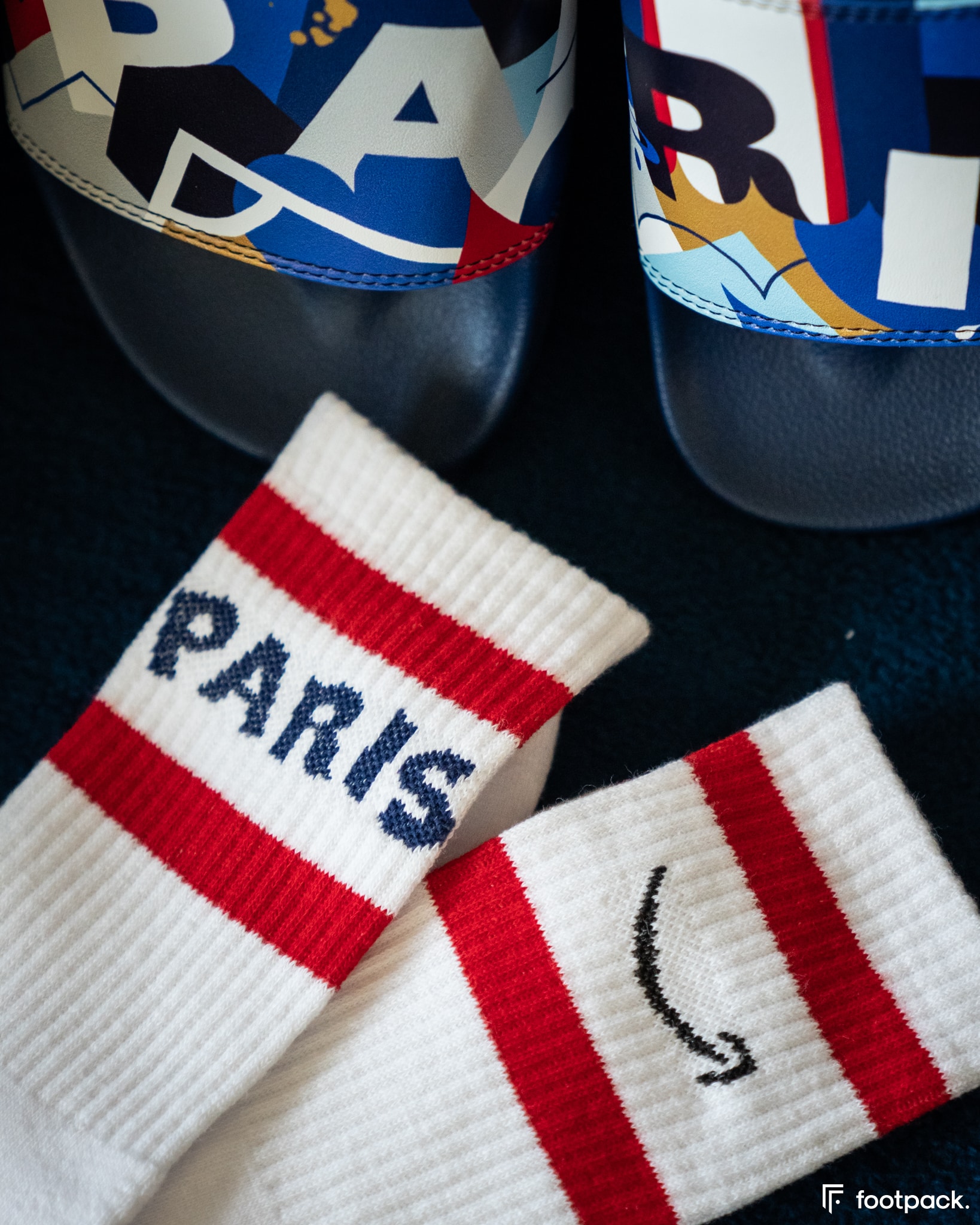 claquettes-chaussettes-prime-video-amazon-5.jpg