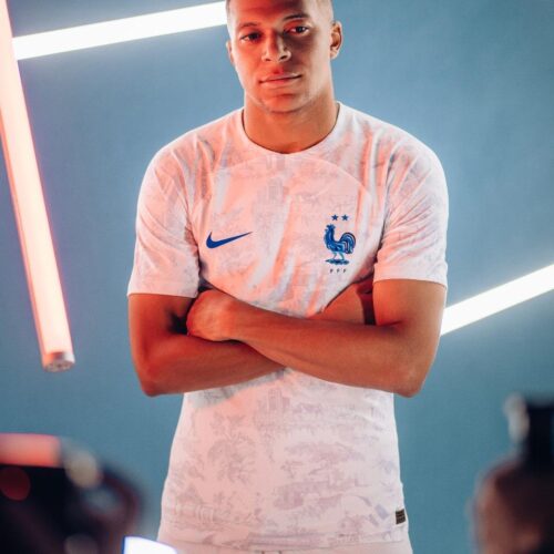 Image de l'article On ne verra pas le maillot extérieur de l'équipe de France pendant la Coupe du Monde 2022 !
