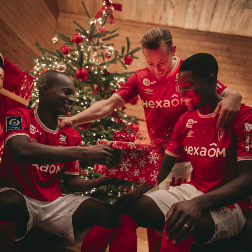 Image de l'article Le Stade de Reims dévoile un maillot spécial Noël