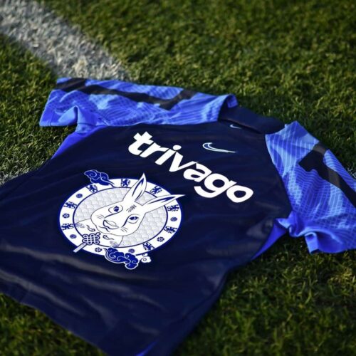 Image de l'article Chelsea : un maillot prématch fou pour fêter le Nouvel An chinois