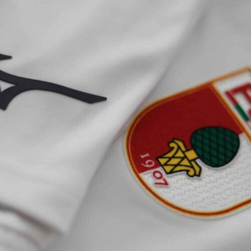 Image de l'article Le mercato des équipementiers des clubs 2023-2024