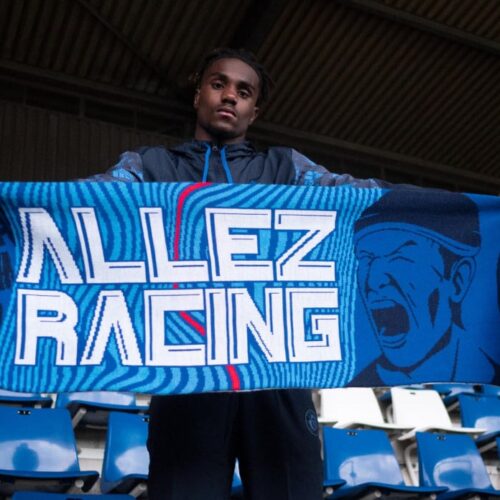 Image de l'article Une écharpe de supporter de 2m de long à la boutique du RC Strasbourg !