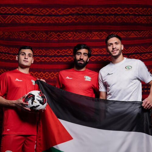 Image de l'article La Palestine dévoile des maillots de foot identitaires