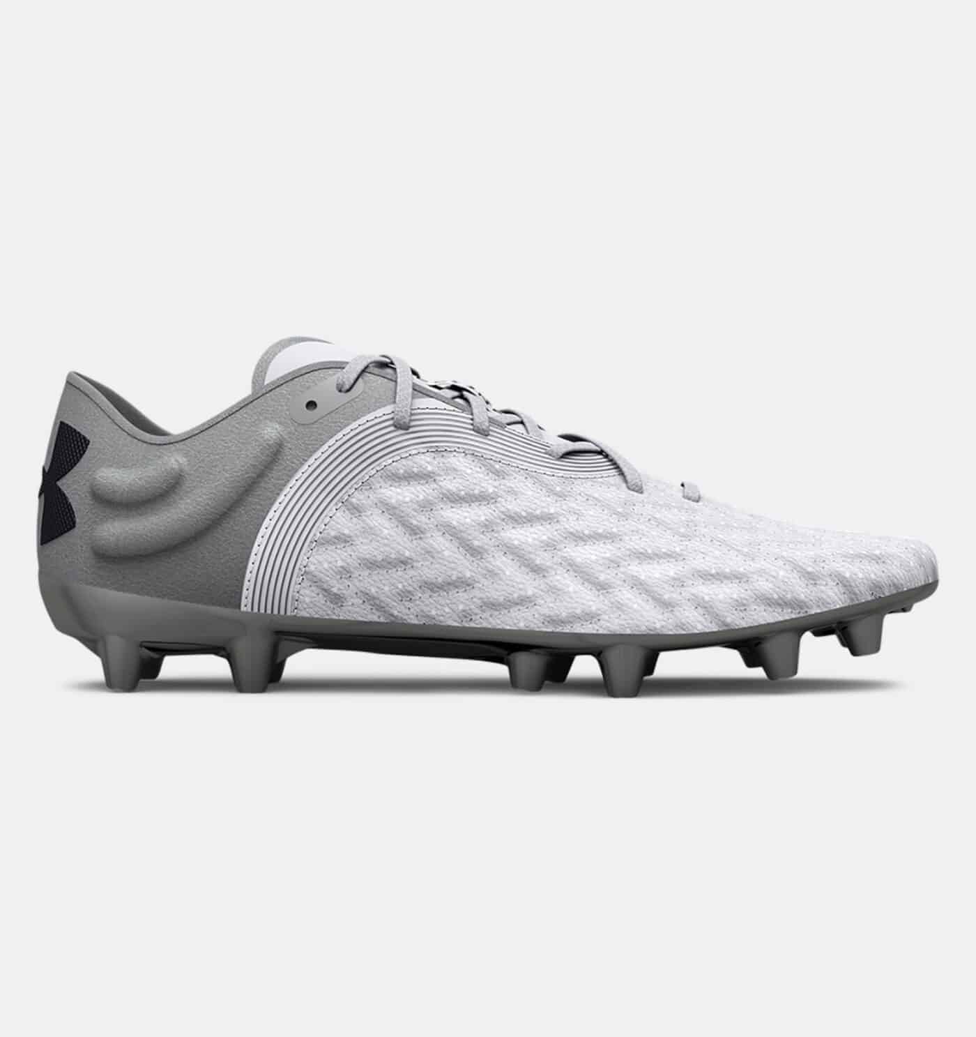 Pourquoi choisir les crampons UA Nitro Low D Rugby homme pour votre saison
