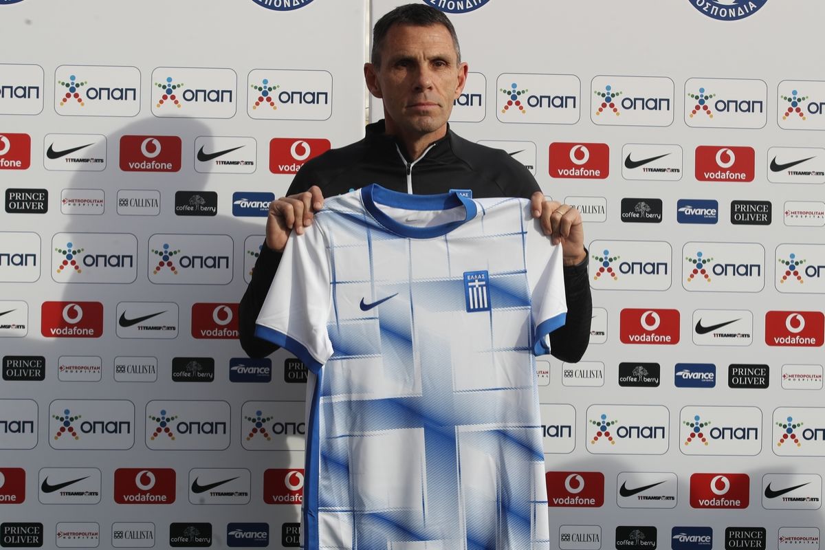 Nike lance les nouveaux maillots de la Grèce