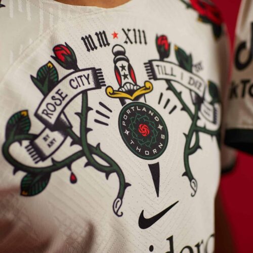 Image de l'article Nike offre un incroyable maillot au club des Portland Thorns