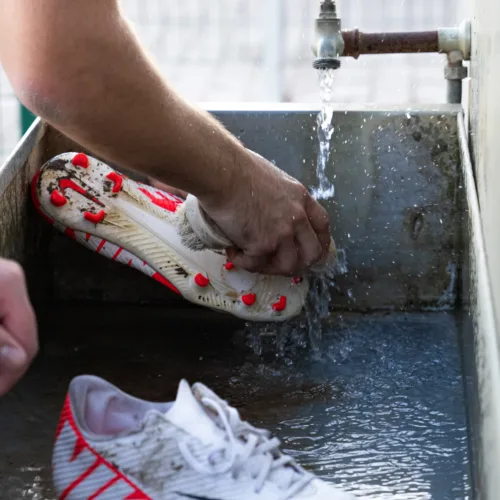 Image de l'article Nettoyer ses crampons : guide complet footpack