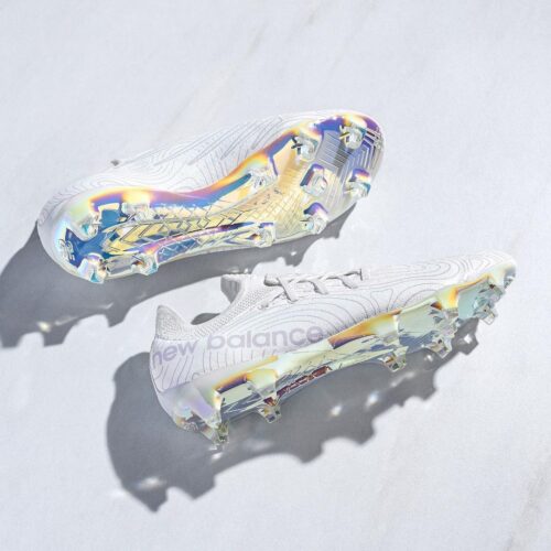 Image de l'article Des crampons entièrement blancs pour New Balance
