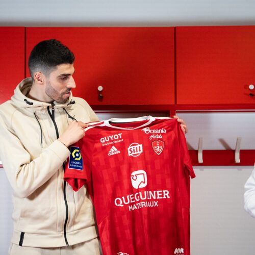 Image de l'article Pierre Lees-Melou : « Après le barrage de LDC contre Naples, j'ai tout récupéré. Ballon, badges... »