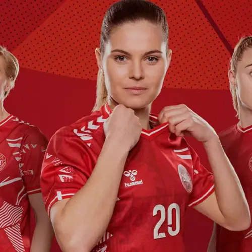 Image de l'article Coupe du Monde féminine : le pop art inspire les maillots du Danemark