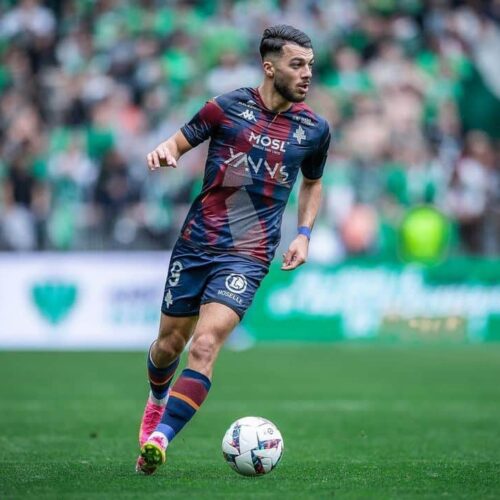 Image de l'article Le logo du chanteur Yanns débarque sur les maillots du FC Metz