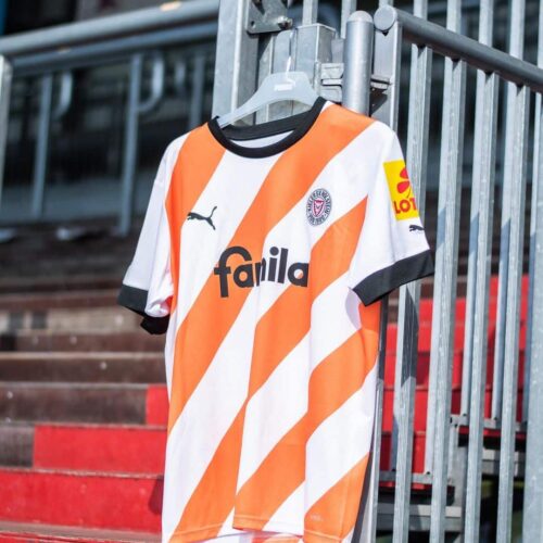 Image de l'article Un club allemand dévoile un maillot spécial 