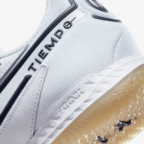 Image de l'article De nouveaux coloris pour les chaussures de futsal Nike