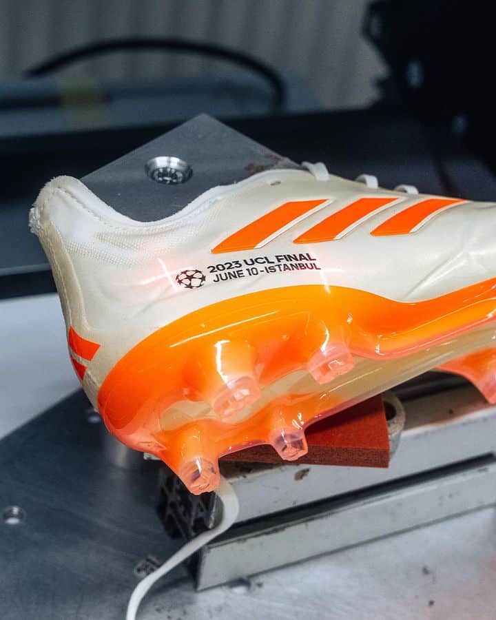 crampons adidas finale ligue des champions