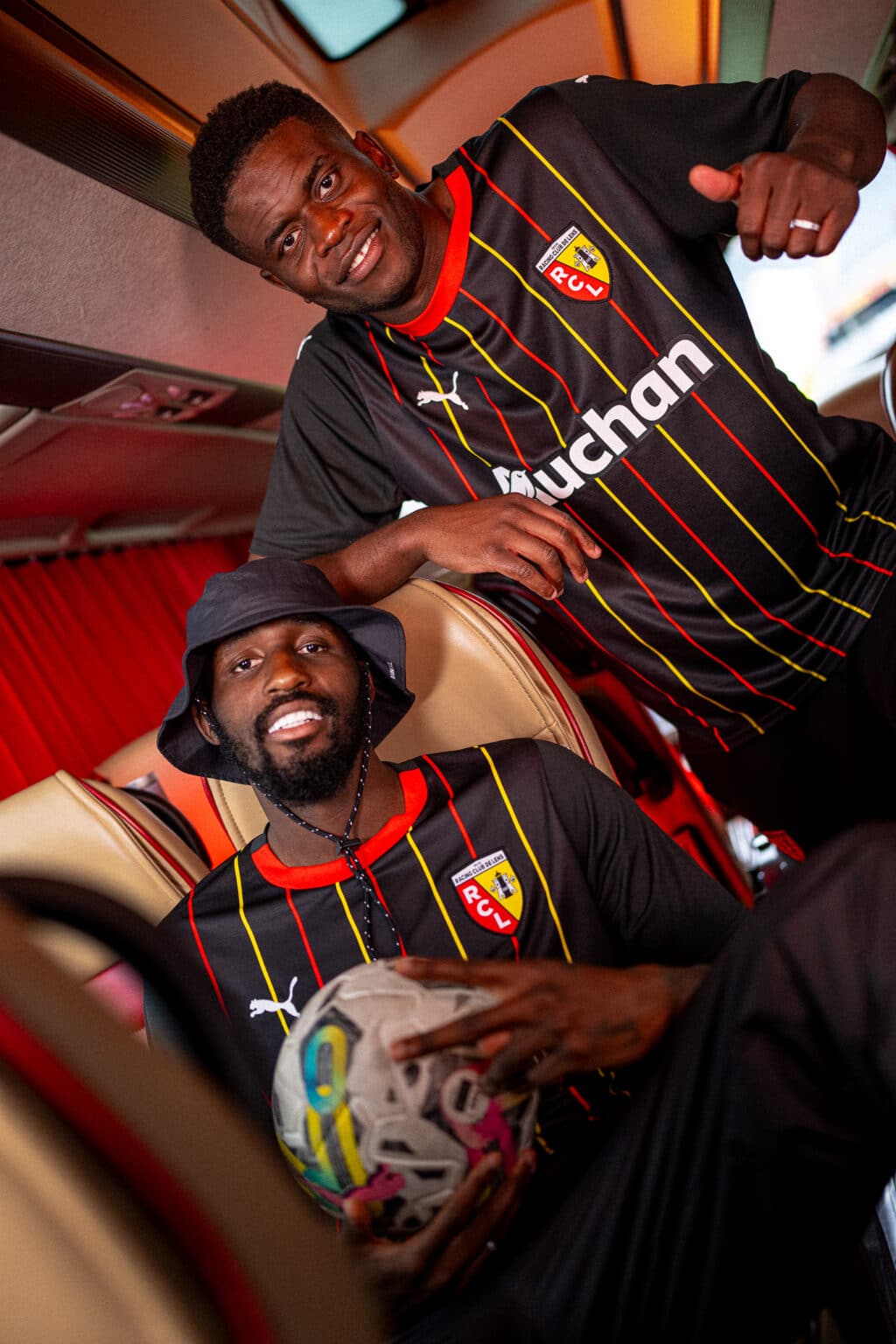 MAILLOT RC LENS Domicile 2023/2024 avec FLOCAGE EUR 34,99 - FR