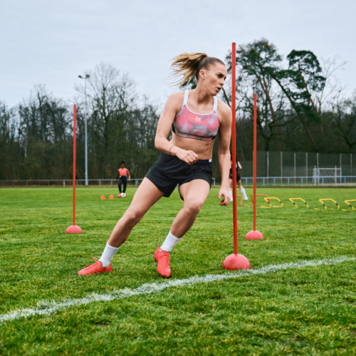 Image de l'article Under Armour lance une chaussure de foot conçue pour les femmes