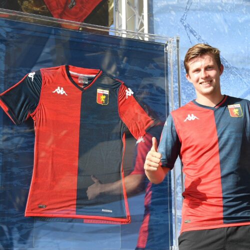 Image de l'article Après seulement un an avec Castore, le Genoa est de retour avec Kappa