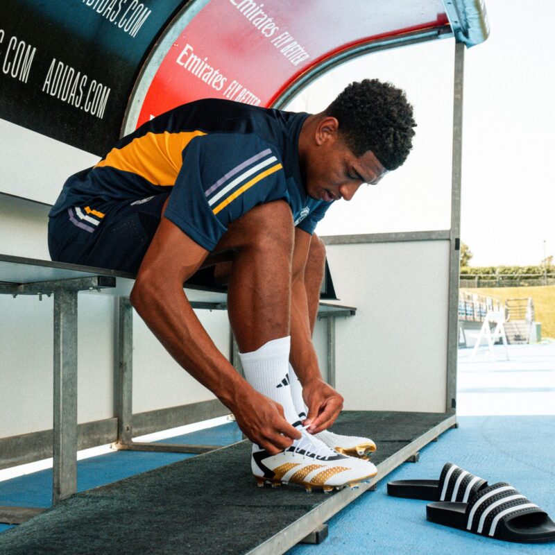 crampons jude bellingham real almeria adidas predator 2