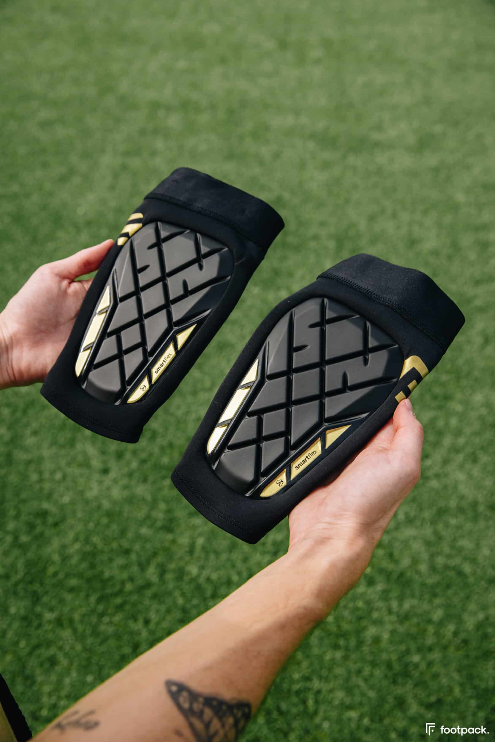 PROTÈGES-TIBIA DE SOCCER G-FORM PRO-S ELITE X - Sports Trans-Action