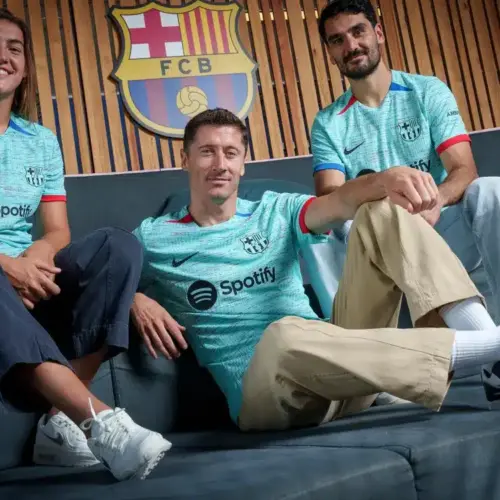 Image de l'article Barça : un maillot third made in Desigual