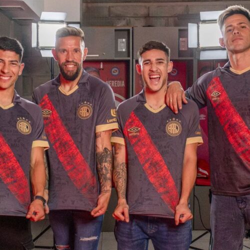 Image de l'article Le nouveau maillot des Argentinos Juniors en hommage à ses fans