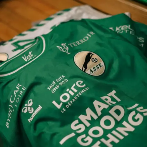 Image de l'article ASSE : un logo en hommage à Salif Keita